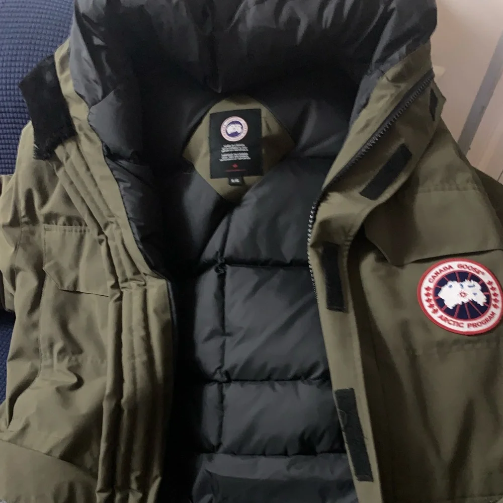 Canada Goose mens jacket - Picture 3 of 5